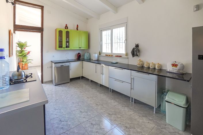 Image No.13-4 Bed Property for sale