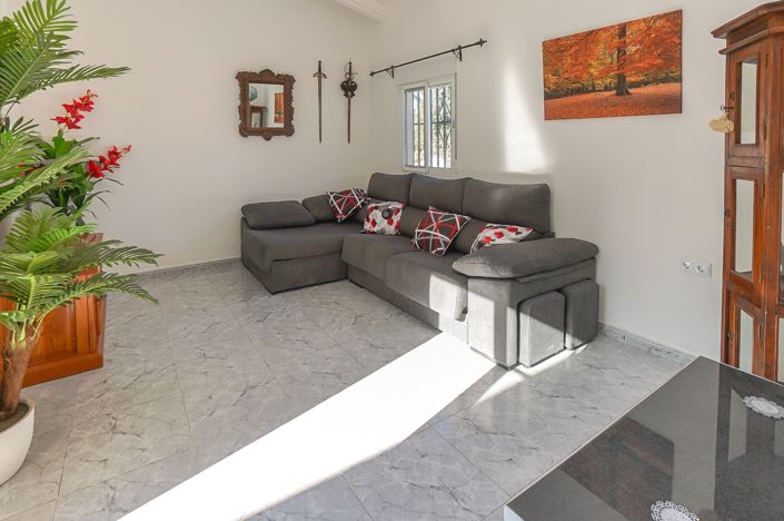 Image No.17-4 Bed Property for sale