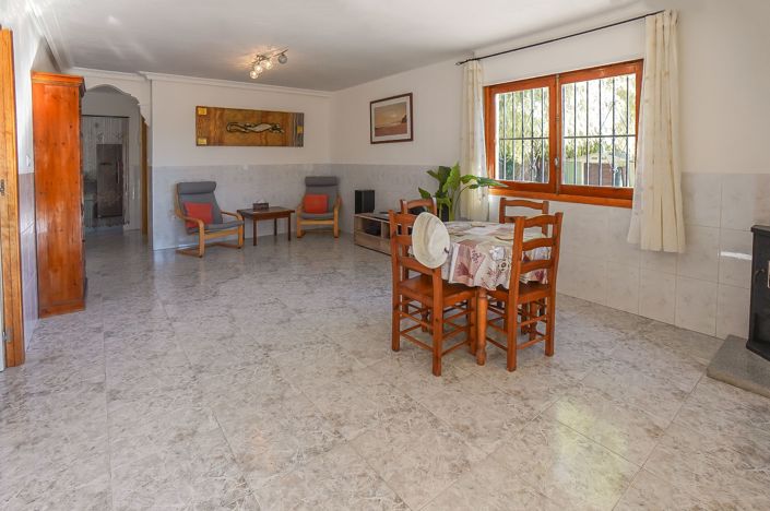 Image No.20-4 Bed Property for sale