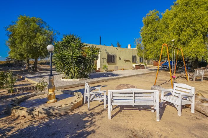 Image No.28-4 Bed Property for sale