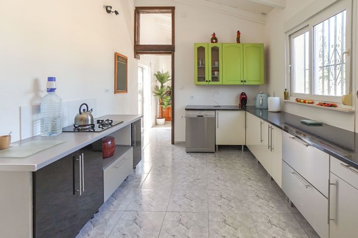 Image No.3-4 Bed Property for sale