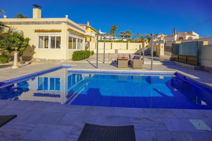 Image No.25-3 Bed Villa / Detached for sale