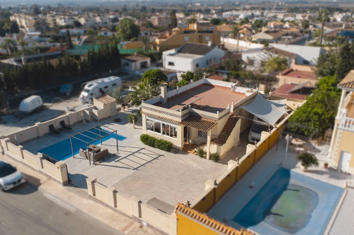 Image No.47-3 Bed Villa / Detached for sale