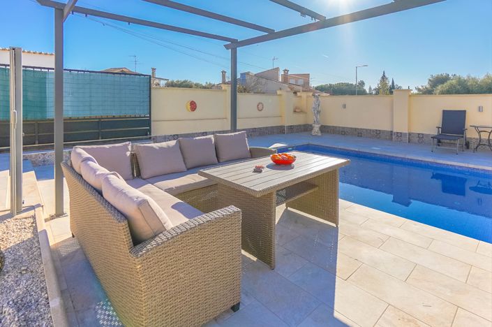 Image No.8-3 Bed Villa / Detached for sale