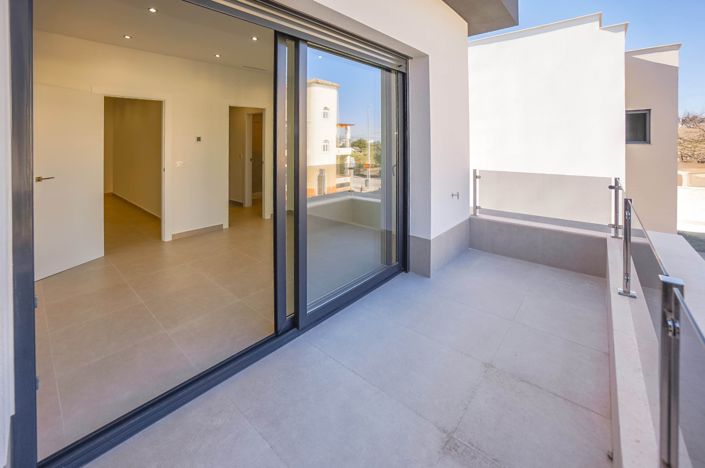 Image No.16-3 Bed Villa / Detached for sale