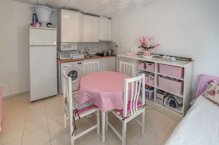 Image No.11-2 Bed House for sale