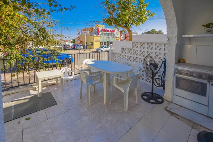 Image No.12-2 Bed House for sale