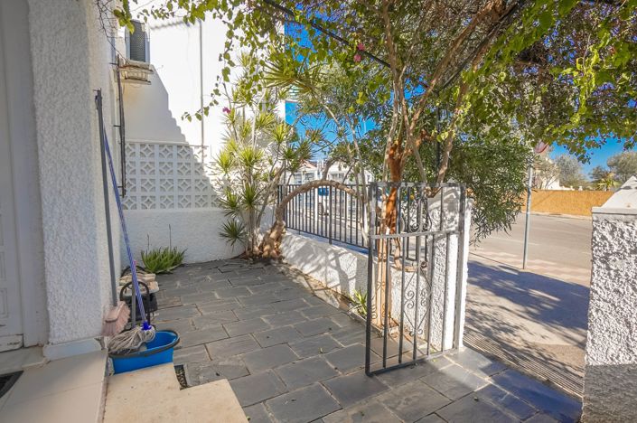 Image No.13-2 Bed House for sale