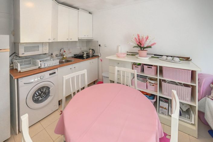 Image No.9-2 Bed House for sale