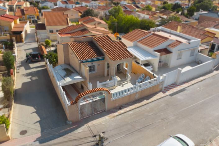 Image No.25-2 Bed Villa / Detached for sale