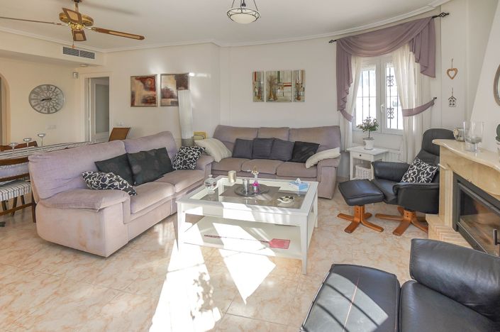 Image No.15-3 Bed Villa / Detached for sale