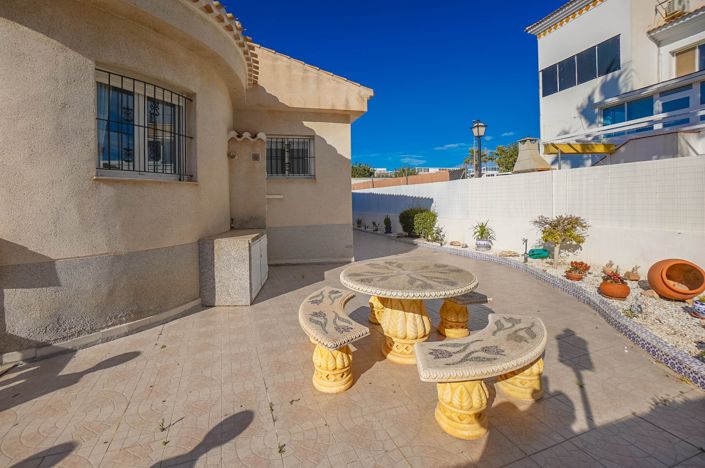 Image No.20-3 Bed Villa / Detached for sale