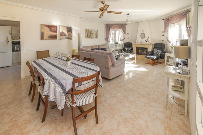 Image No.21-3 Bed Villa / Detached for sale