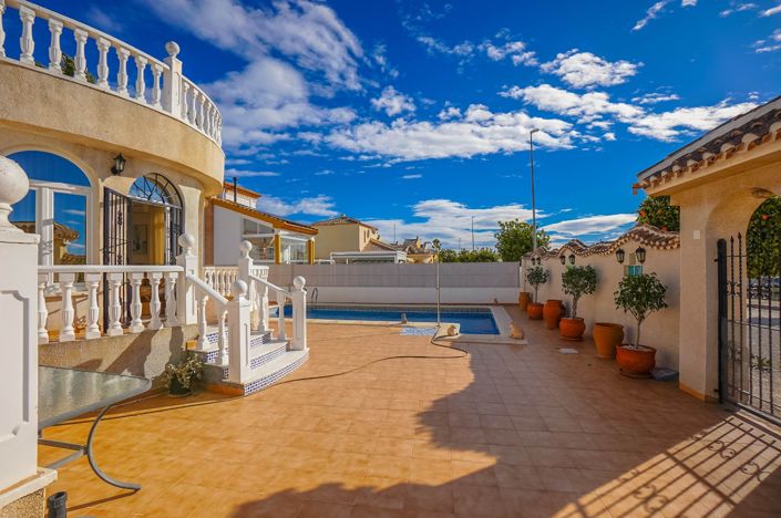 Image No.26-3 Bed Villa / Detached for sale