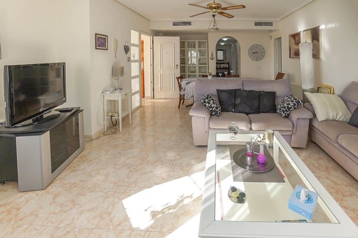 Image No.9-3 Bed Villa / Detached for sale