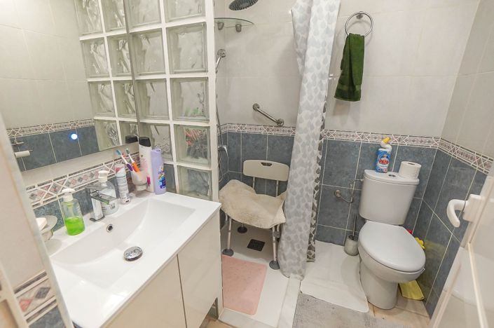 Image No.4-2 Bed House for sale