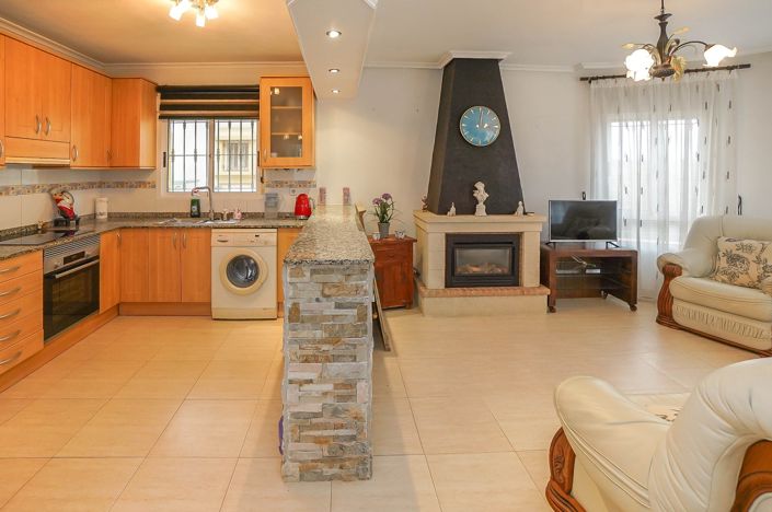 Image No.8-3 Bed Villa / Detached for sale