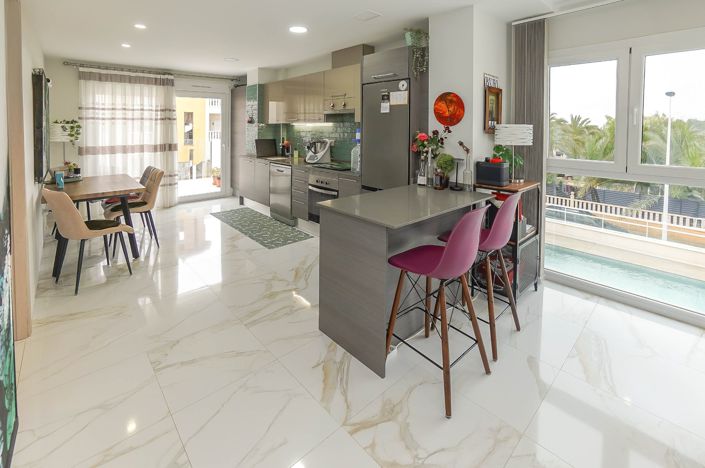 Image No.8-2 Bed Apartment for sale