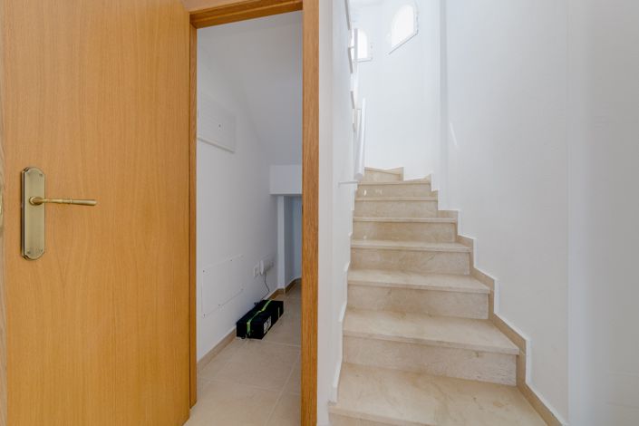 Image No.19-3 Bed Villa / Detached for sale