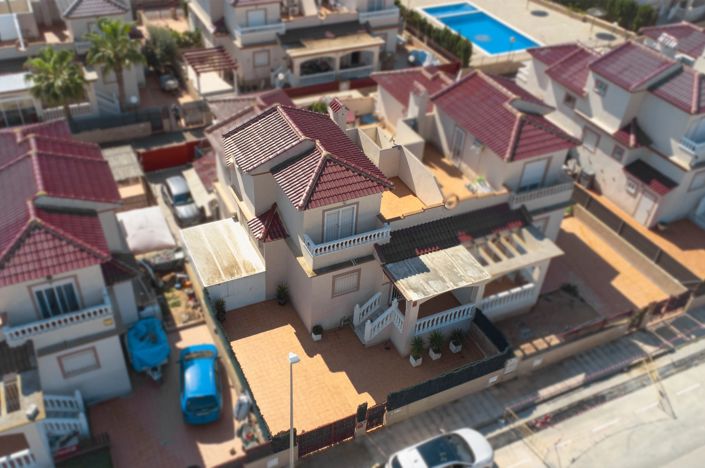 Image No.17-3 Bed Quad for sale