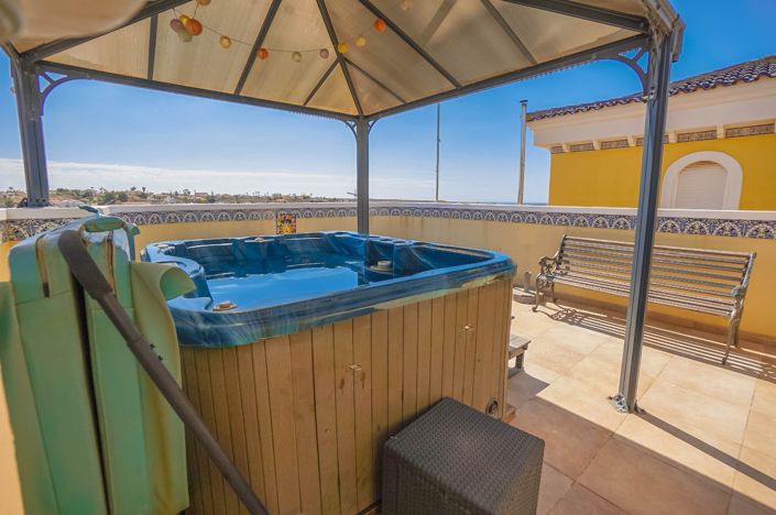 Image No.21-3 Bed Villa / Detached for sale