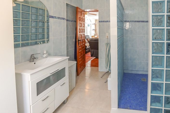 Image No.5-2 Bed Villa / Detached for sale