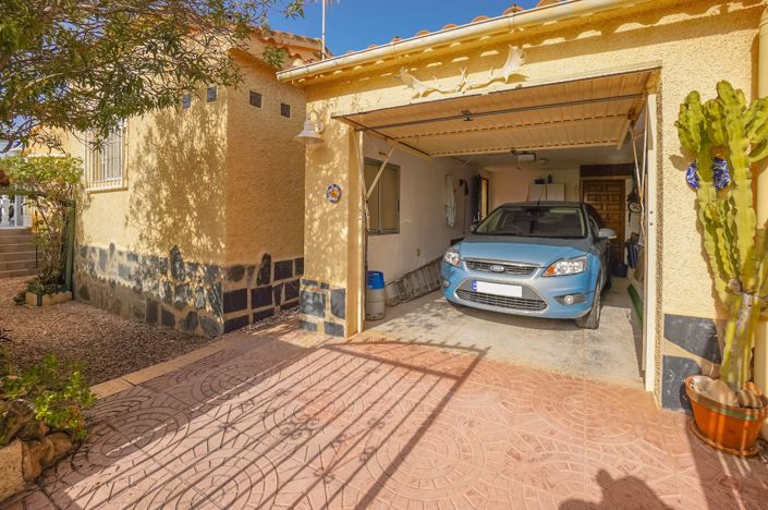 Image No.8-2 Bed Villa / Detached for sale