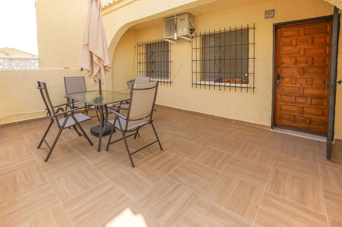 Image No.10-1 Bed House for sale