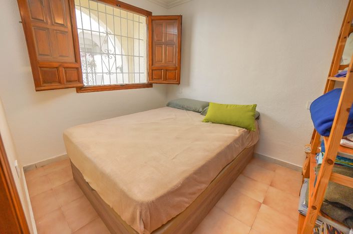 Image No.3-1 Bed House for sale