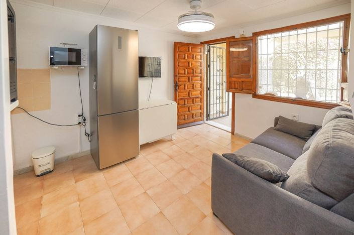 Image No.8-1 Bed House for sale