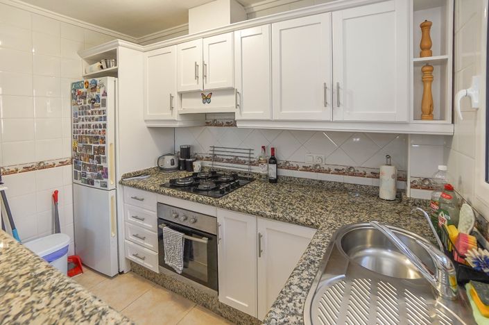 Image No.12-4 Bed Semi-Detached for sale