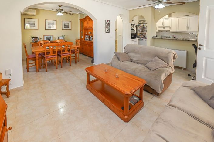 Image No.14-4 Bed Semi-Detached for sale