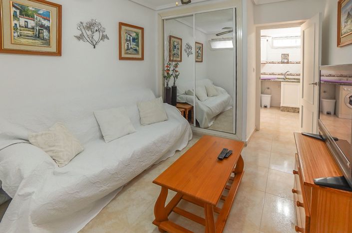 Image No.21-4 Bed Semi-Detached for sale
