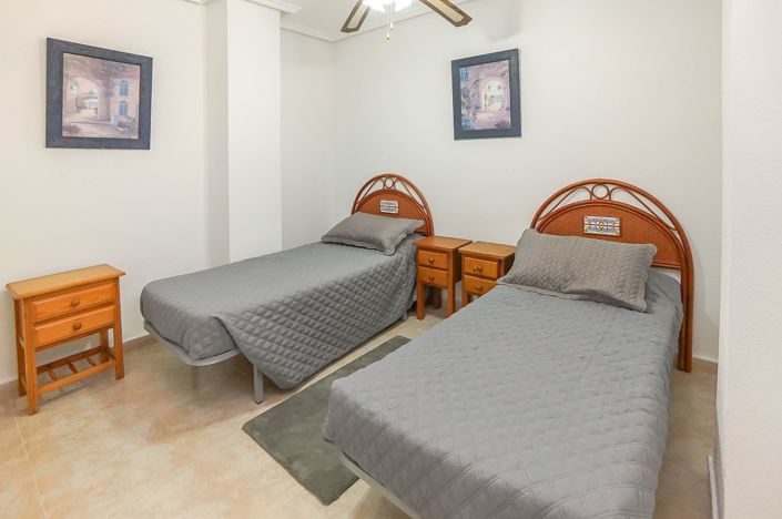 Image No.25-4 Bed Semi-Detached for sale