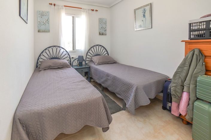 Image No.7-4 Bed Semi-Detached for sale