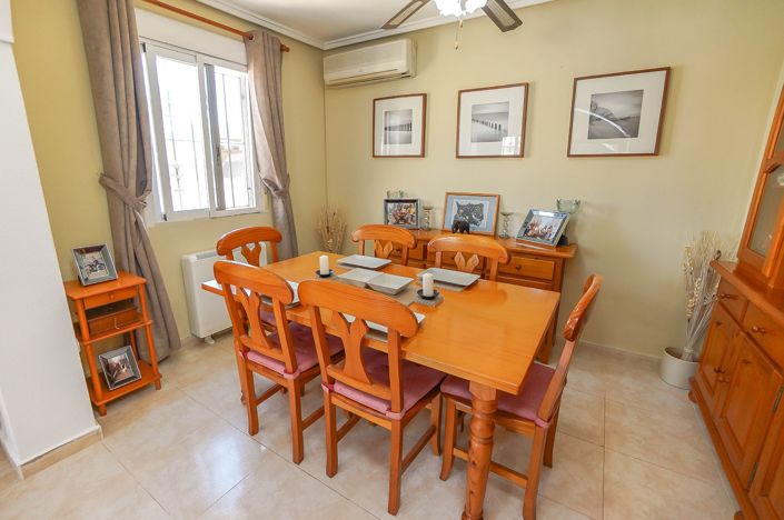 Image No.9-4 Bed Semi-Detached for sale