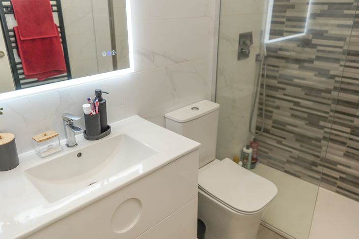 Image No.15-2 Bed Apartment for sale