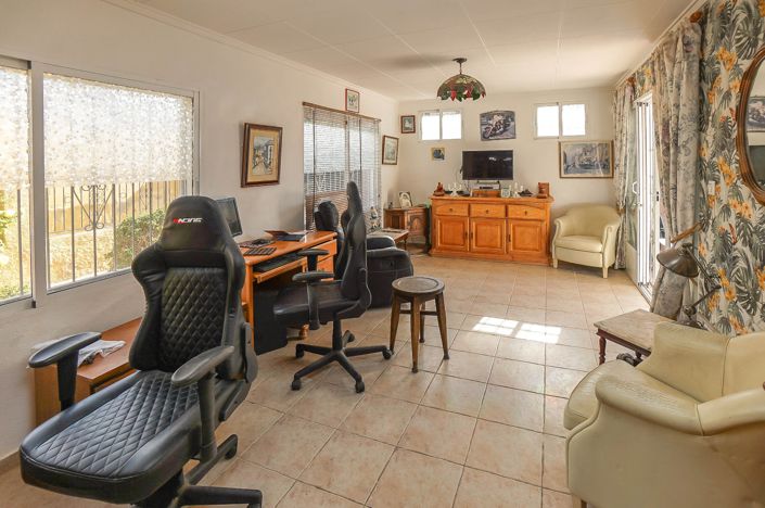 Image No.10-2 Bed Villa for sale