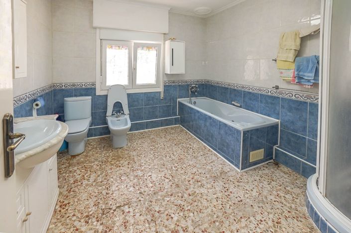 Image No.8-2 Bed Villa for sale