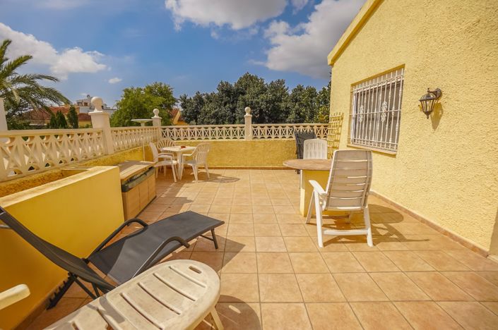 Image No.17-3 Bed Villa / Detached for sale