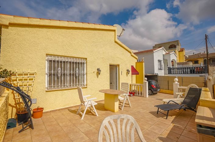 Image No.9-3 Bed Villa / Detached for sale