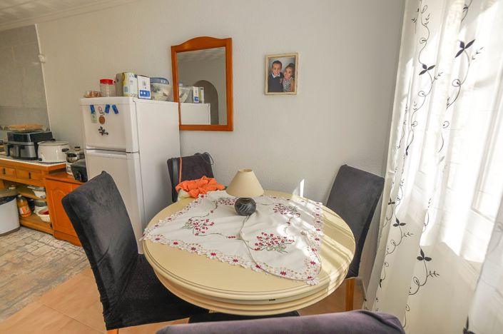 Image No.20-2 Bed Townhouse for sale
