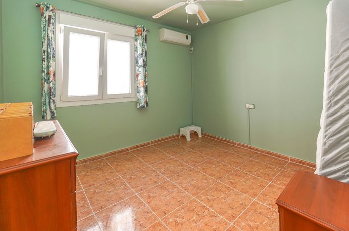Image No.5-3 Bed Quad for sale