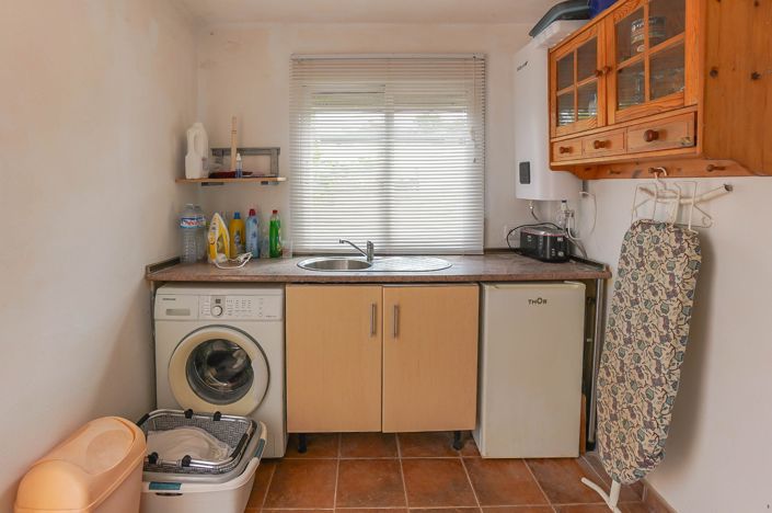 Image No.13-3 Bed Property for sale