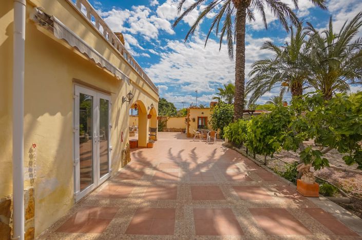 Image No.20-3 Bed Property for sale
