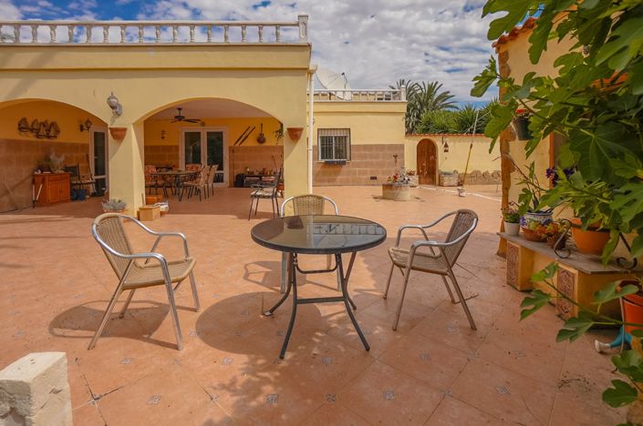 Image No.27-3 Bed Property for sale