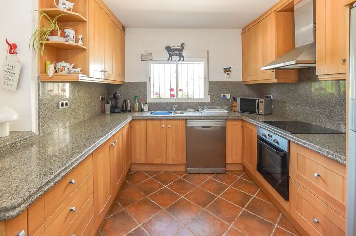 Image No.29-3 Bed Property for sale