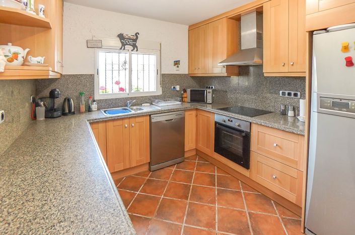 Image No.3-3 Bed Property for sale