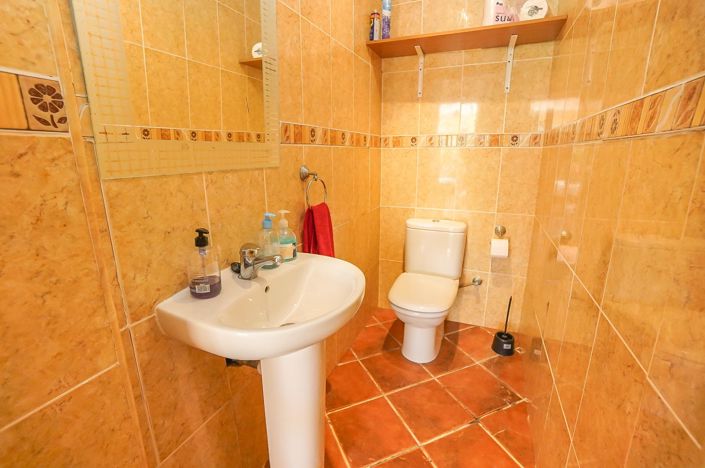 Image No.30-3 Bed Property for sale