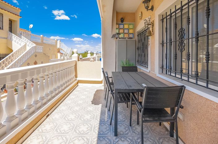 Image No.22-2 Bed Townhouse for sale